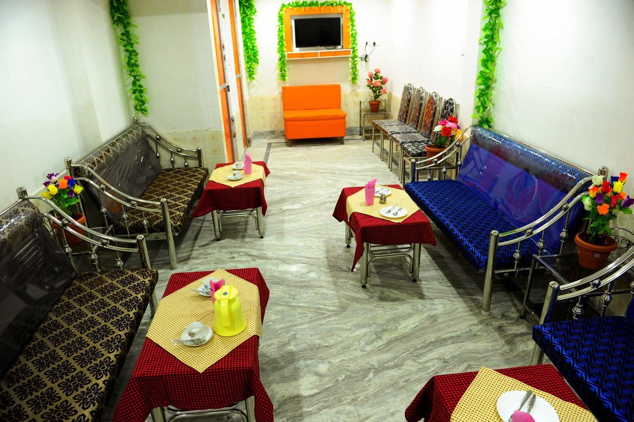 Jayanti Hotel Tarapith Esterno foto