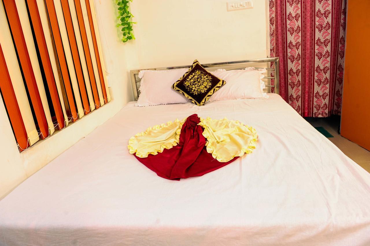 Jayanti Hotel Tarapith Esterno foto