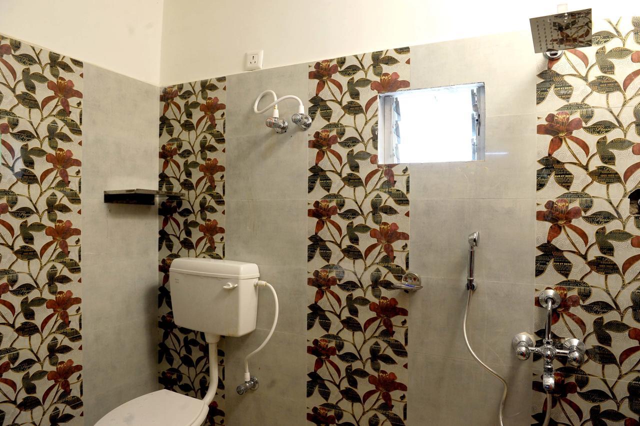 Jayanti Hotel Tarapith Esterno foto